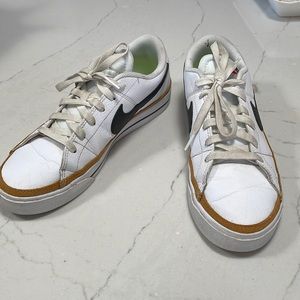 Nike Legacy Court Sneakers